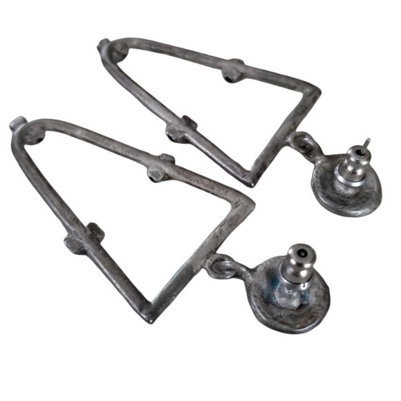 Vintage Geometric Antiqued Silver Tone Black Enamel Pierced Earrings - Picture 9 of 10